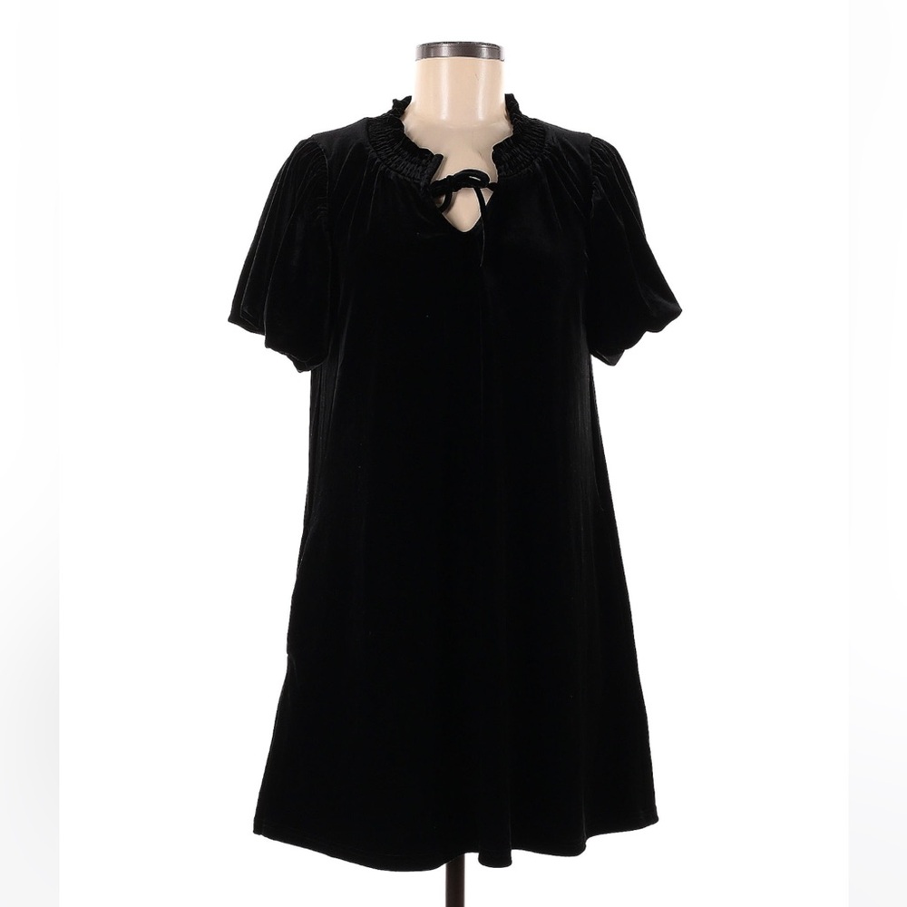 NEW IN Velvet Black Mini Dress With Pockets size M